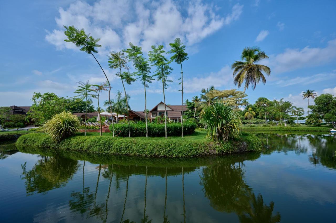 Gokulam Grand Resort & Spa, Kumarakom Extérieur photo