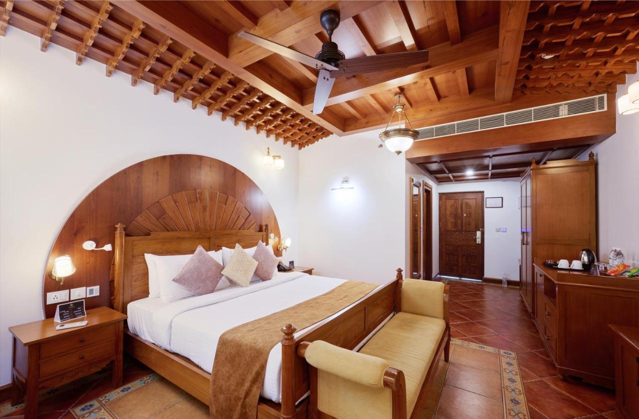 Gokulam Grand Resort & Spa, Kumarakom Extérieur photo