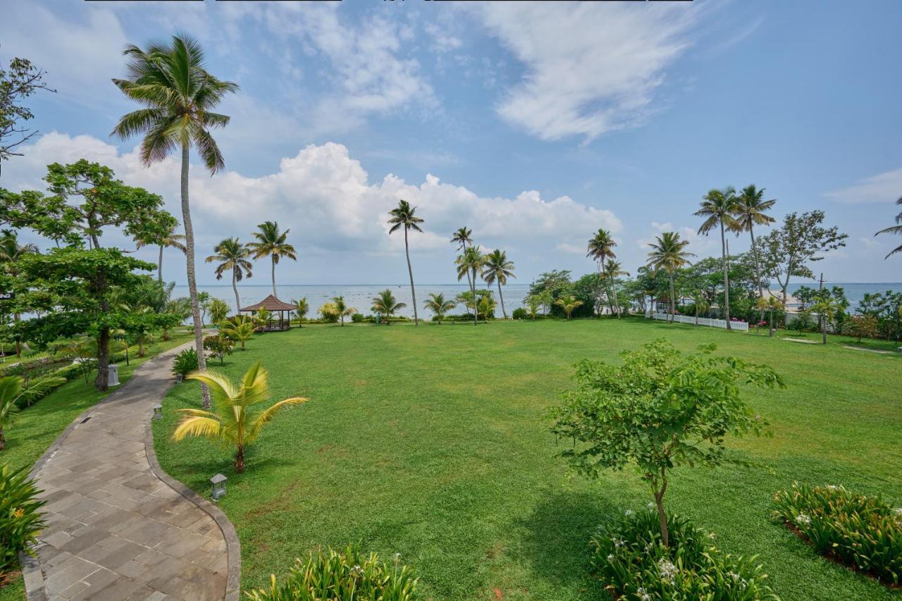 Gokulam Grand Resort & Spa, Kumarakom Extérieur photo