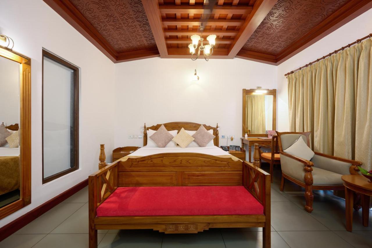 Gokulam Grand Resort & Spa, Kumarakom Extérieur photo