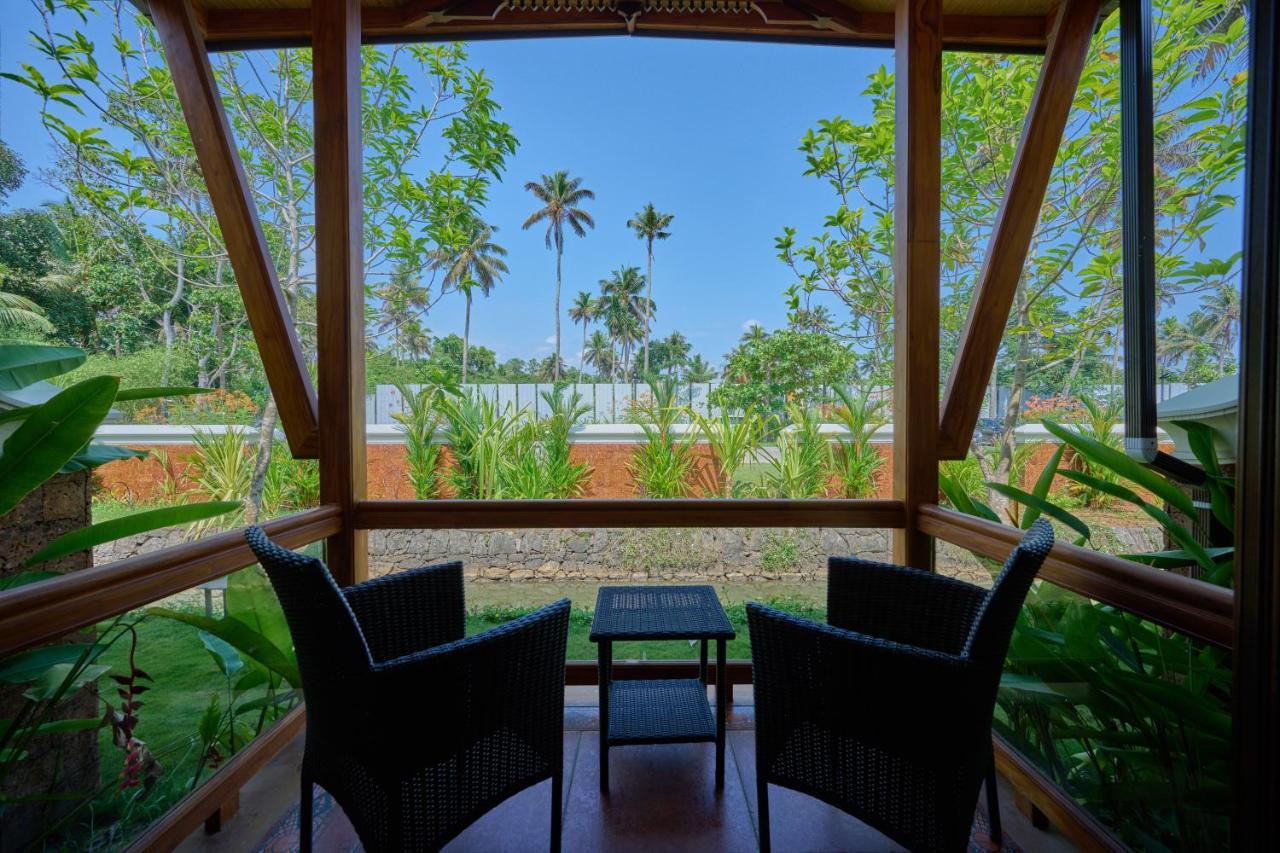 Gokulam Grand Resort & Spa, Kumarakom Extérieur photo