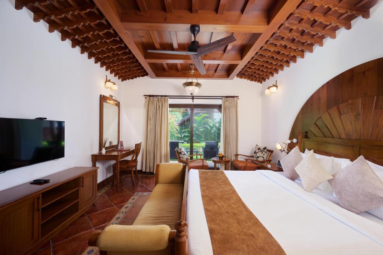 Gokulam Grand Resort & Spa, Kumarakom Extérieur photo