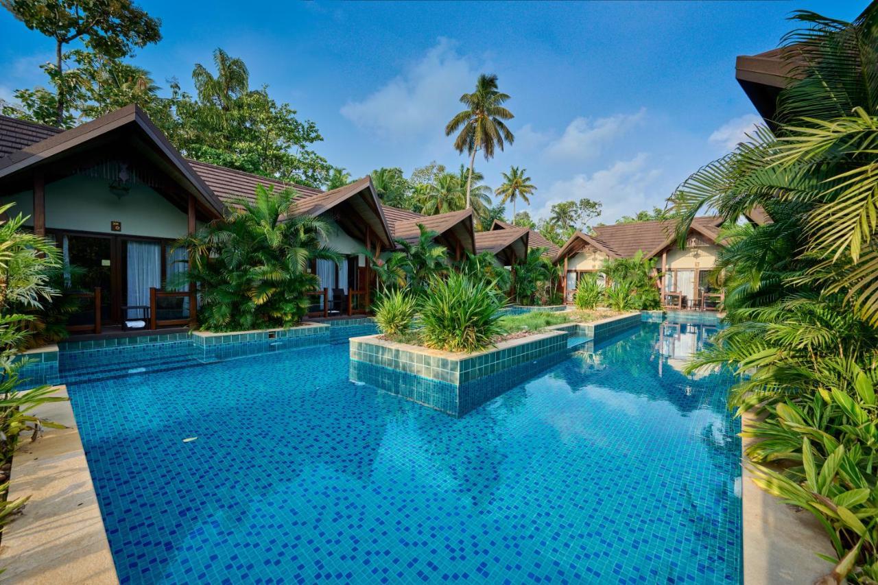 Gokulam Grand Resort & Spa, Kumarakom Extérieur photo