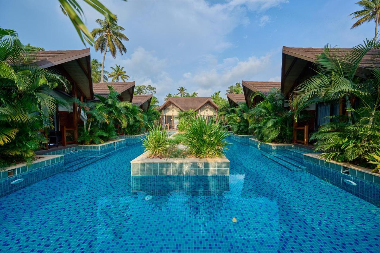 Gokulam Grand Resort & Spa, Kumarakom Extérieur photo