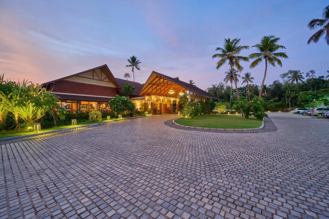 Gokulam Grand Resort & Spa, Kumarakom Extérieur photo