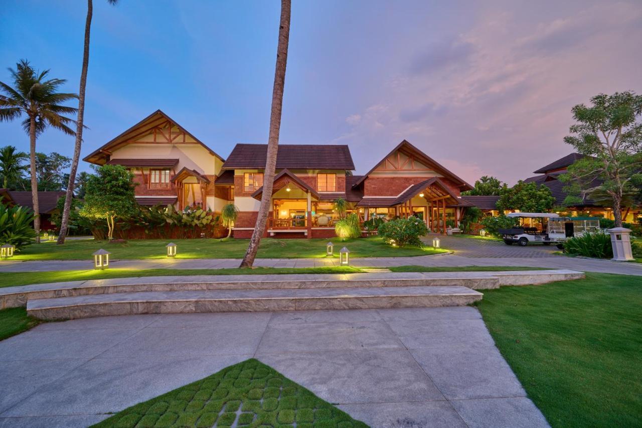 Gokulam Grand Resort & Spa, Kumarakom Extérieur photo