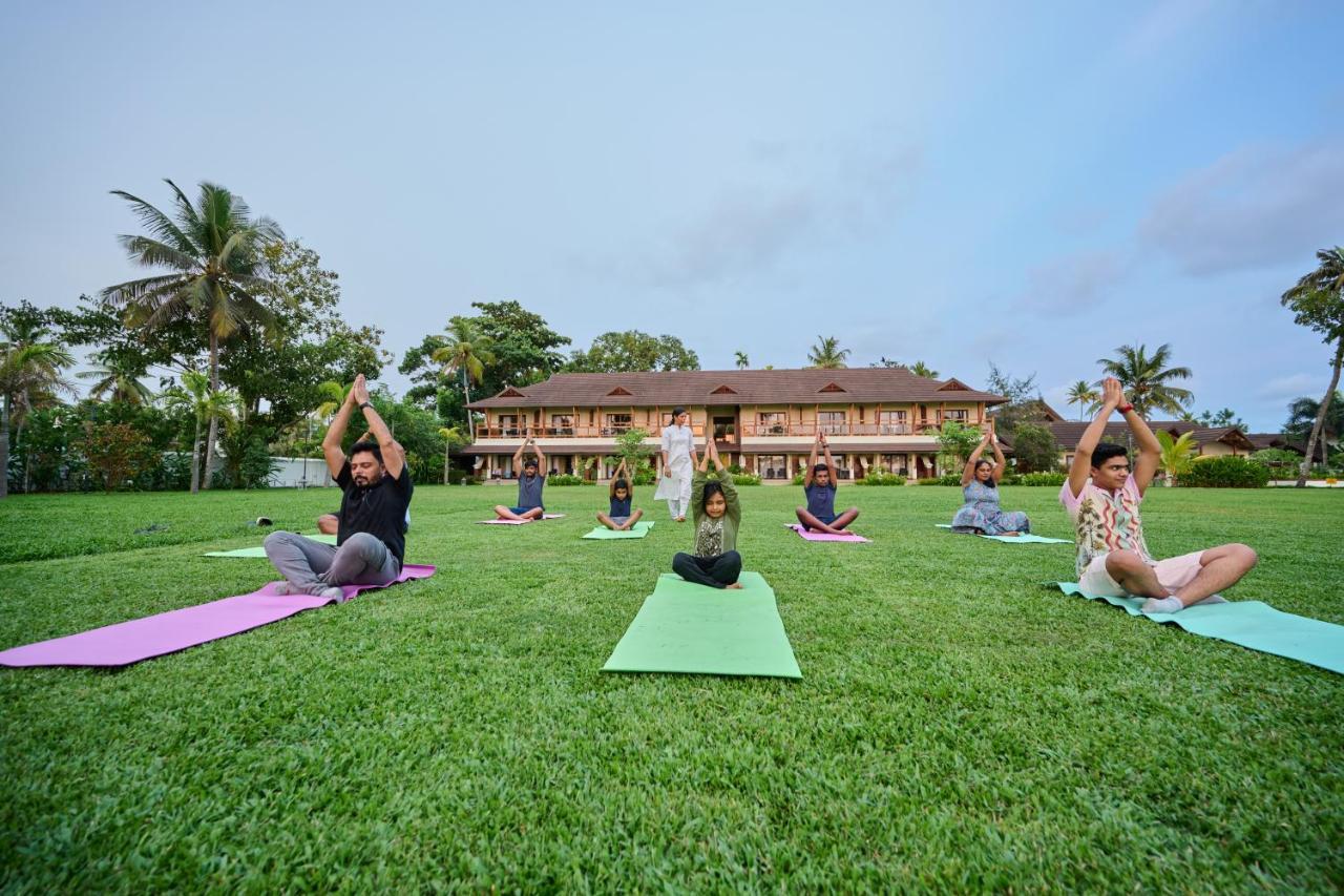 Gokulam Grand Resort & Spa, Kumarakom Extérieur photo