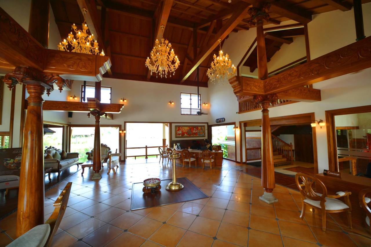 Gokulam Grand Resort & Spa, Kumarakom Extérieur photo