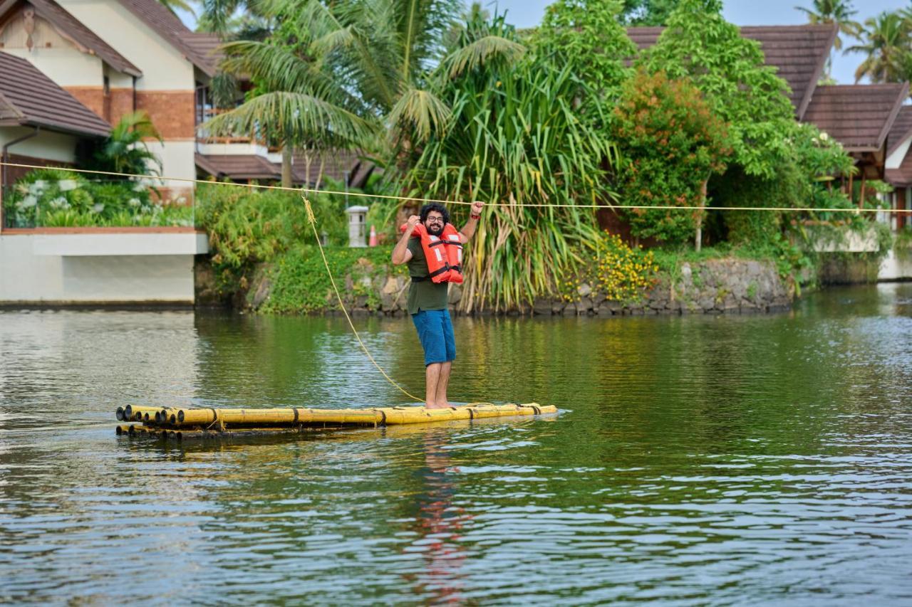 Gokulam Grand Resort & Spa, Kumarakom Extérieur photo