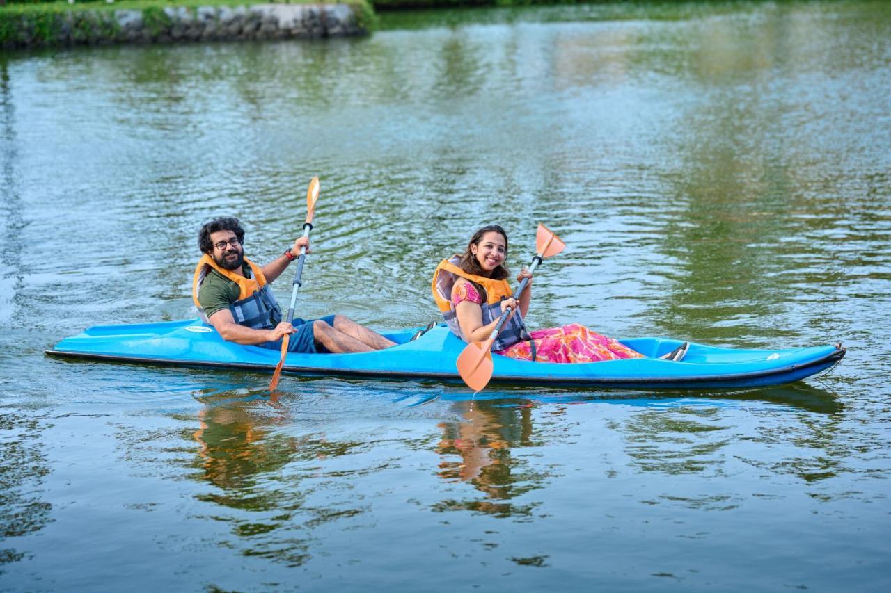 Gokulam Grand Resort & Spa, Kumarakom Extérieur photo