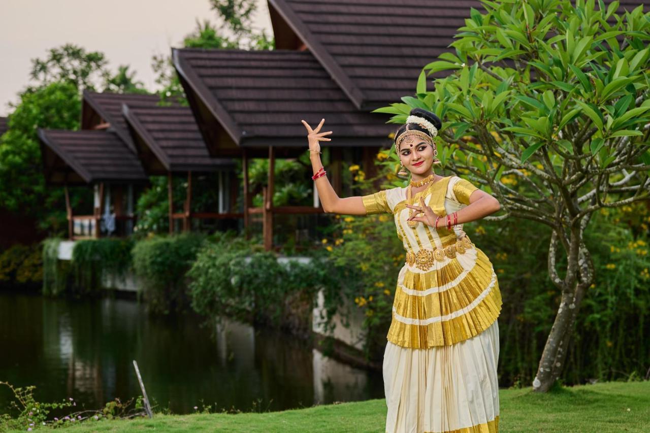 Gokulam Grand Resort & Spa, Kumarakom Extérieur photo