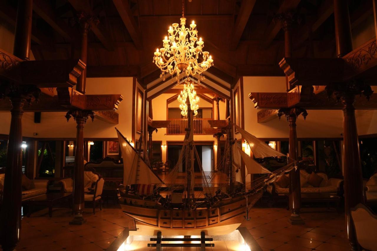 Gokulam Grand Resort & Spa, Kumarakom Extérieur photo