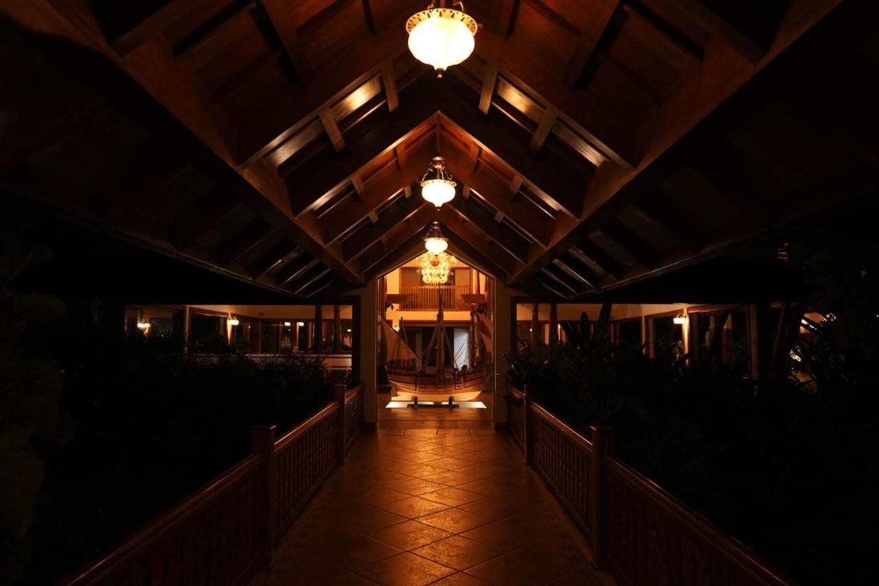 Gokulam Grand Resort & Spa, Kumarakom Extérieur photo