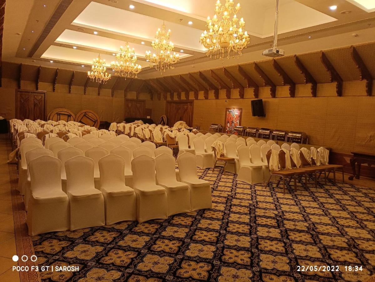 Gokulam Grand Resort & Spa, Kumarakom Extérieur photo